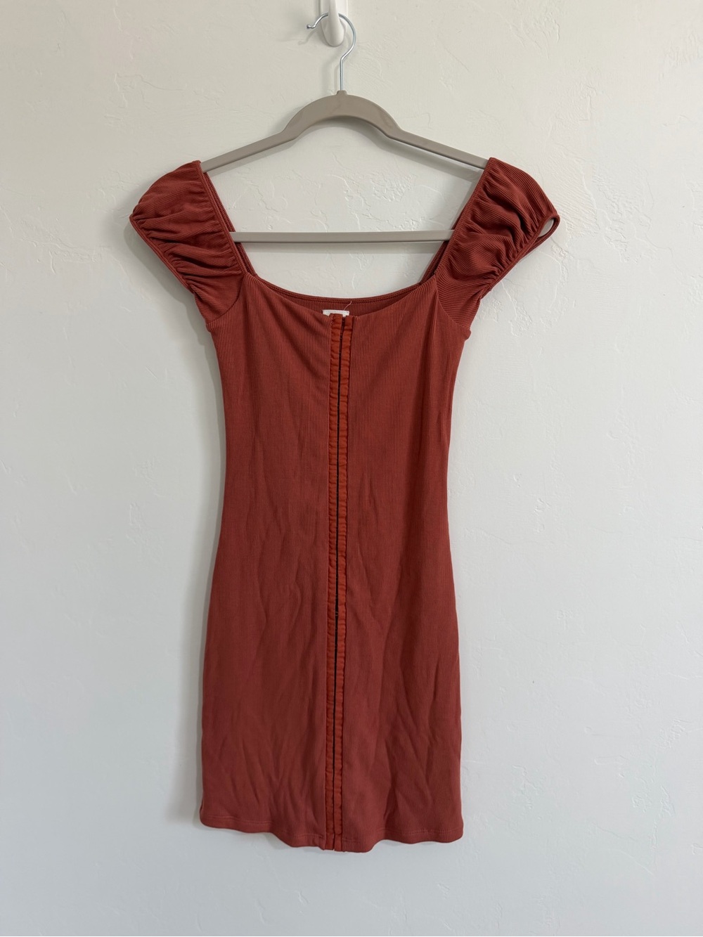 Wilfred Free Aritzia Ribbed Mini Dress XXS Terracotta Puff Sleeve Bodycon